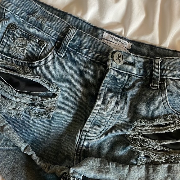 One x oneteaspoon Bandits Shorts - Picture 2 of 4